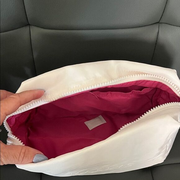 MAËLYS Get-Wild Pink Body Spray - Picture 5 of 5